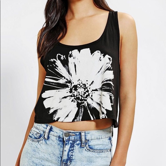 Urban Outfitters Tops - Cropped Tank Top 🖤🌼